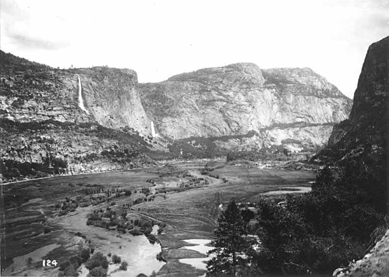 History of Yosemite 1 The History of Yosemite includes a visible Hetch Hetchy Valley